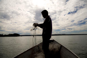 Imagem de Monitoramento e manejo participativo da pesca artesanal como instrumento de desenvolvimento sustentável em comunidades da região amazônica (TO/PA/RR)